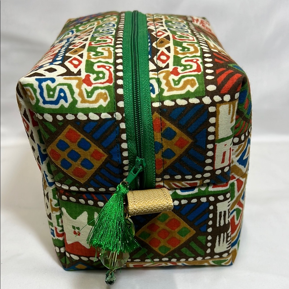 Handmade Cosmetic Boxy Bag with Zipper & Key Fob - Picture 5 of 8